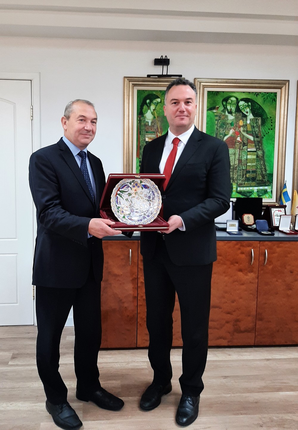 Управителят на Област Плевен Иван Петков проведе среща с Генералния консул на Република Турция в Пловдив Корхан Кюнгерю